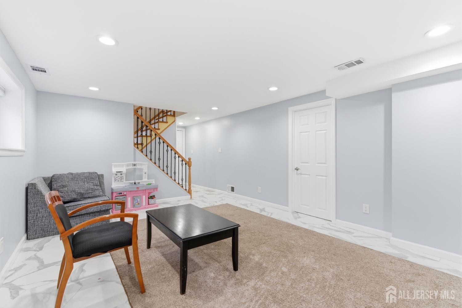 16 Hallo Street Edison, NJ 08837 - Photo 26 of 37