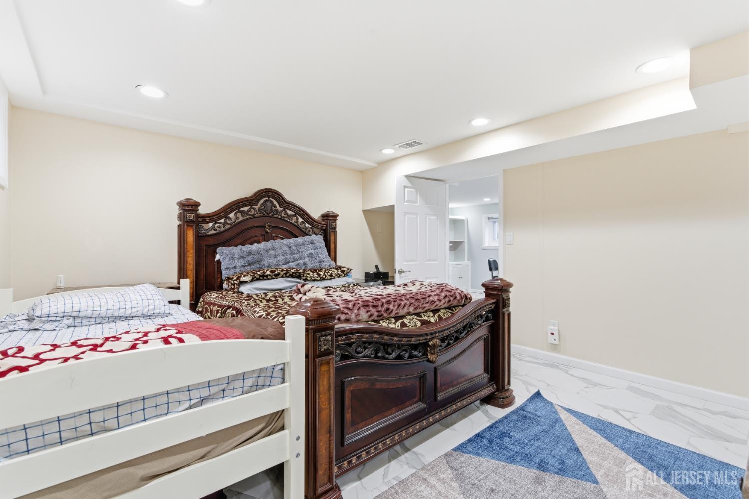 16 Hallo Street Edison, NJ 08837 - Photo 28 of 37