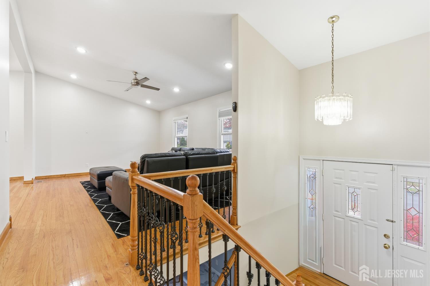 16 Hallo Street Edison, NJ 08837 - Photo 5 of 37