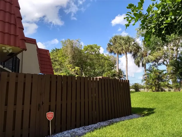 $2,675 | 23048 Oxford Place, Boca Raton, FL 33433