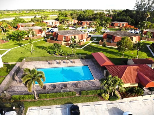 $2,675 | 23048 Oxford Place, Boca Raton, FL 33433