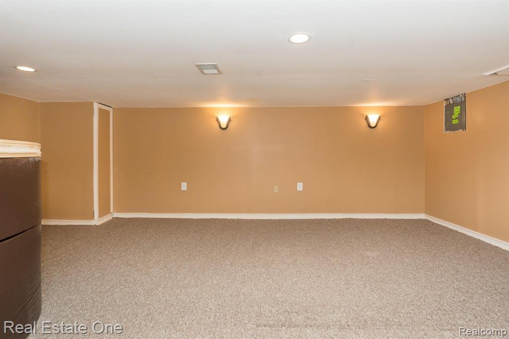 1370 Crescent Lane, Unit 302 Rochester Hills, MI 48306 - Photo 29 of 41