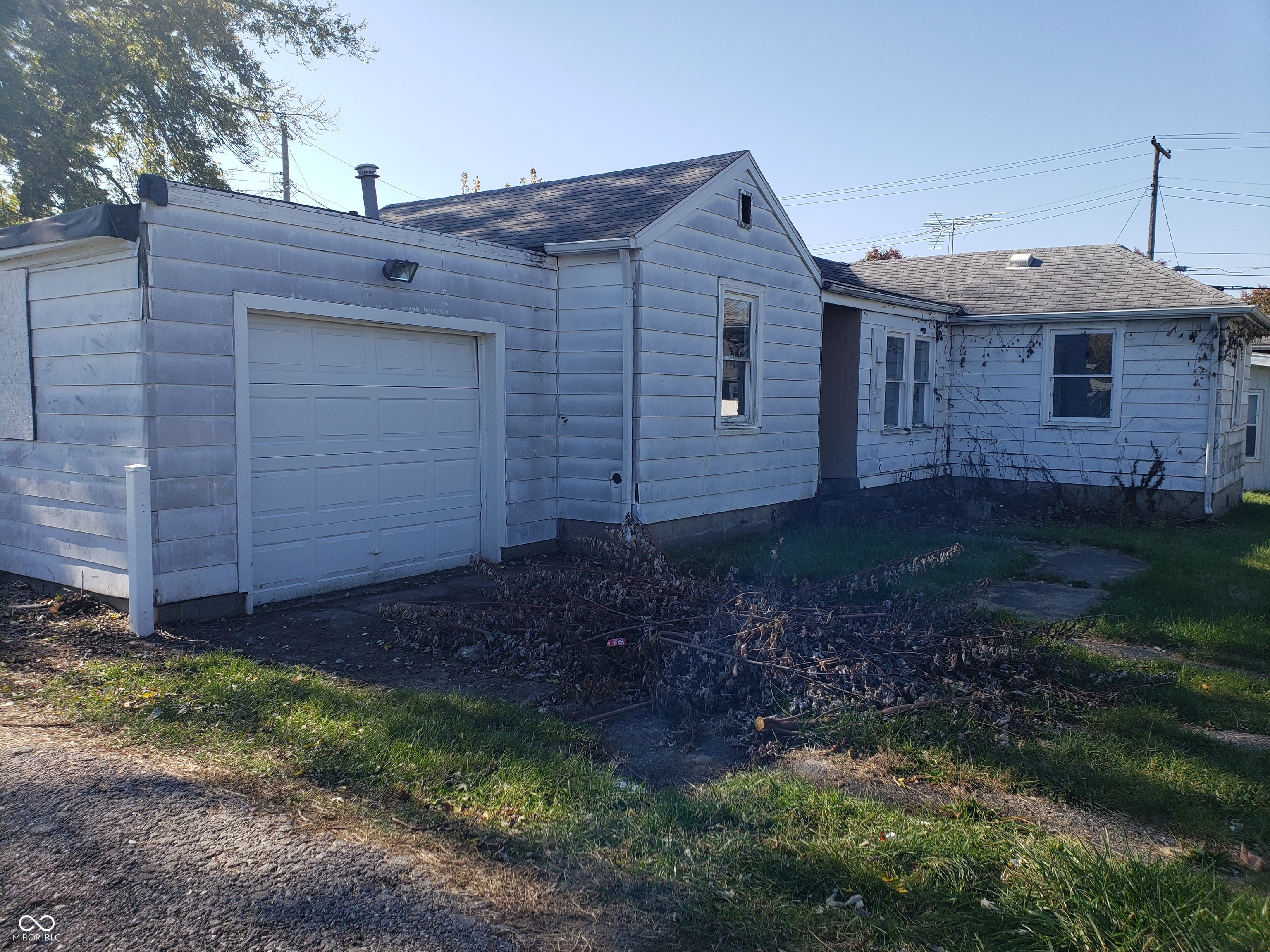 123 East 35th Street Anderson, IN 46013 - Photo 2 of 19