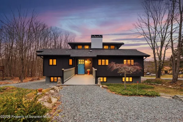 $425,000 | 1647 Windmere Place, Lake Ariel, PA 18436