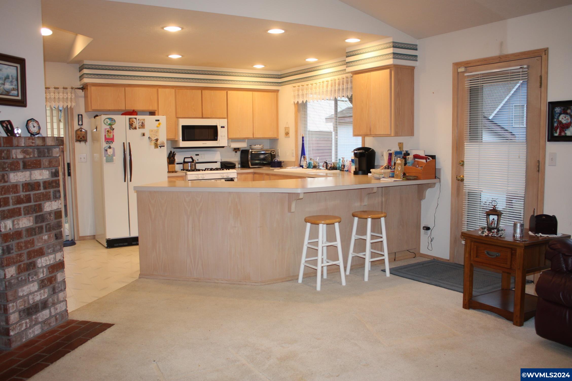 5452 Lone Oak Road Southeast Salem, OR 97306 - Photo 4 of 42