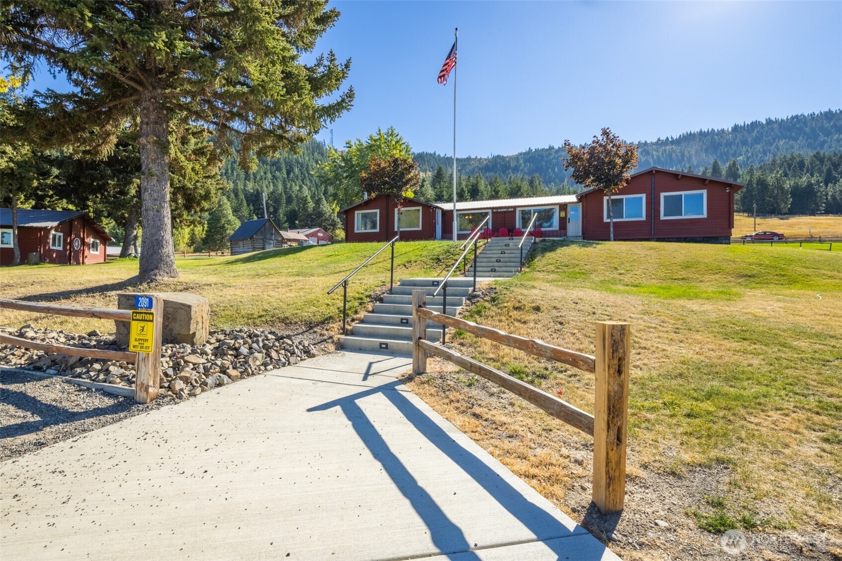 451 Aspen Springs Road Cle Elum, WA 98922 - Photo 27 of 27 a view of a swimming pool with a yard