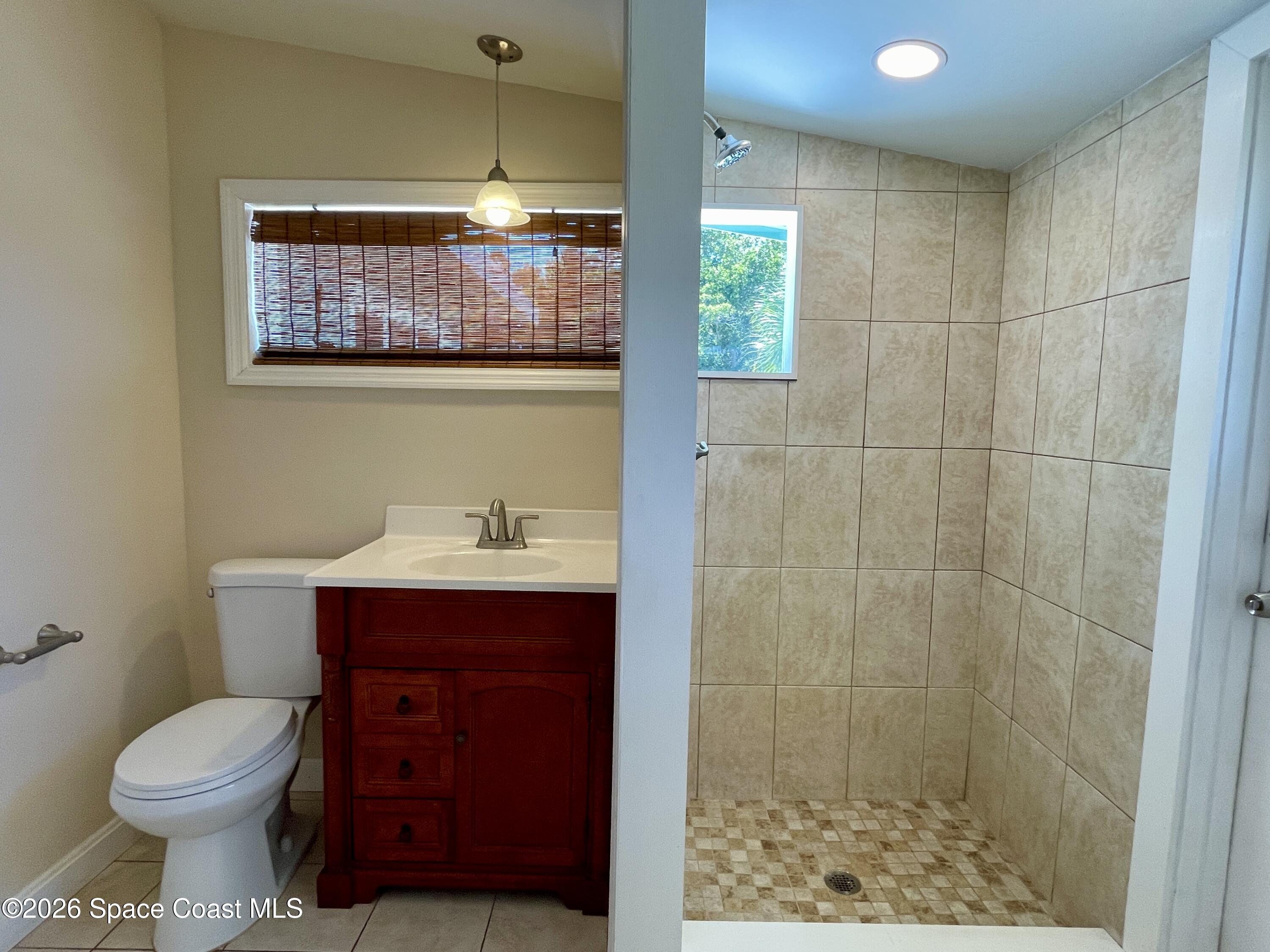 7260 Blue Shore Road Grant, FL 32949 - Photo 8 of 23 Master bathroom