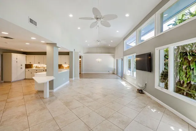 $2,595,000 | 2432 Northeast 22nd Avenue, Lighthouse Point, FL 33064