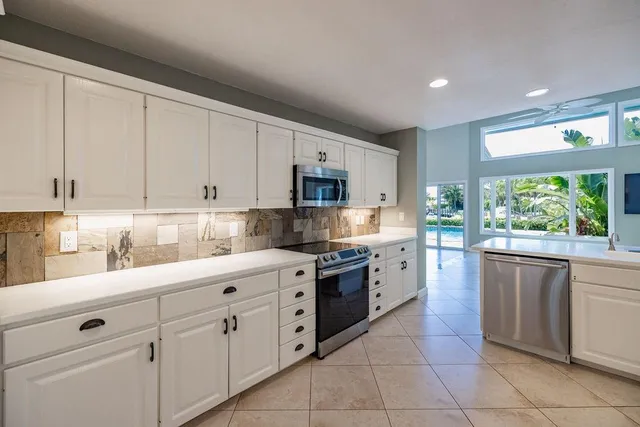 $2,595,000 | 2432 Northeast 22nd Avenue, Lighthouse Point, FL 33064