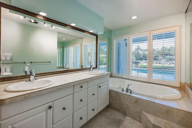 $2,595,000 | 2432 Northeast 22nd Avenue, Lighthouse Point, FL 33064