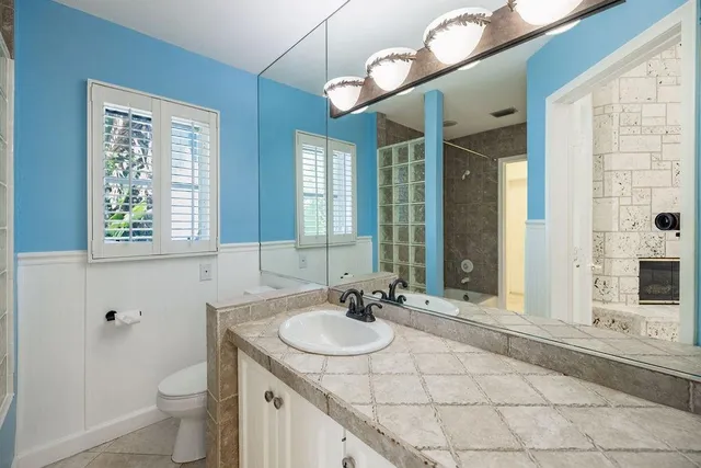 $2,595,000 | 2432 Northeast 22nd Avenue, Lighthouse Point, FL 33064