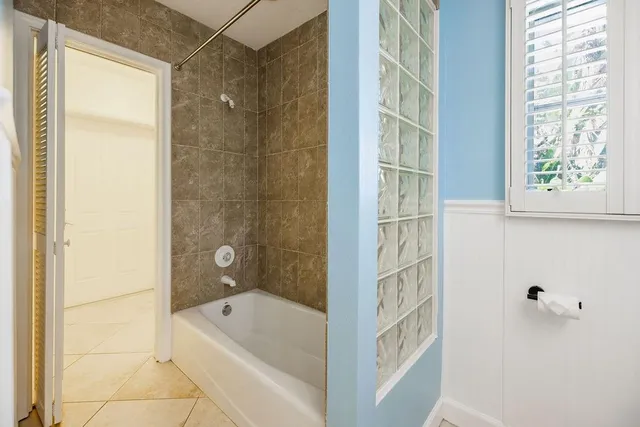 $2,595,000 | 2432 Northeast 22nd Avenue, Lighthouse Point, FL 33064