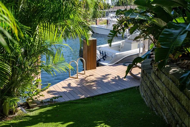 $2,595,000 | 2432 Northeast 22nd Avenue, Lighthouse Point, FL 33064