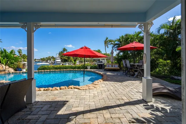 $2,595,000 | 2432 Northeast 22nd Avenue, Lighthouse Point, FL 33064