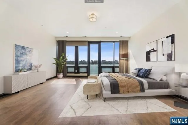 $2,650,000 | 9 Somerset Lane, Unit PH606607, Edgewater, NJ 07020