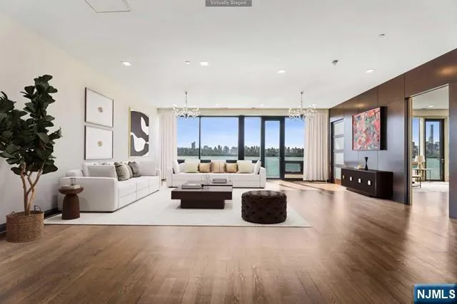 $2,650,000 | 9 Somerset Lane, Unit PH606607, Edgewater, NJ 07020