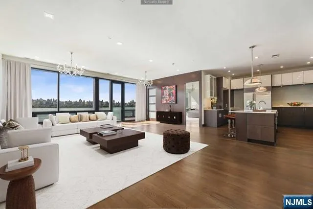 $2,650,000 | 9 Somerset Lane, Unit PH606607, Edgewater, NJ 07020