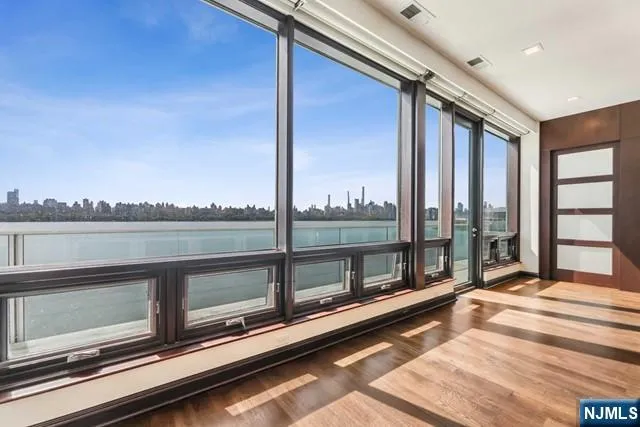 $2,650,000 | 9 Somerset Lane, Unit PH606607, Edgewater, NJ 07020