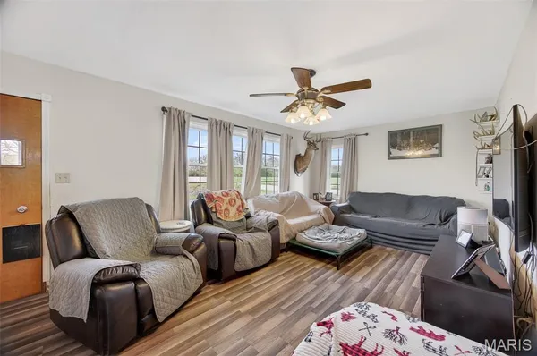 $240,000 | 27 Pleasant Knoll Road, Stoutland, MO 65567