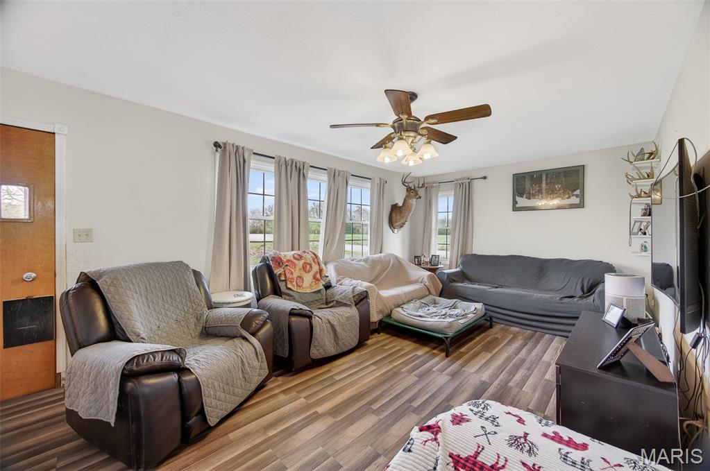 27 Pleasant Knoll Road Stoutland, MO 65567 - Photo 2 of 58