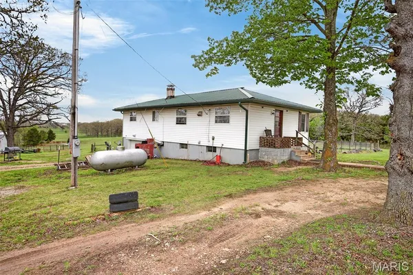 $240,000 | 27 Pleasant Knoll Road, Stoutland, MO 65567