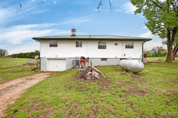 $240,000 | 27 Pleasant Knoll Road, Stoutland, MO 65567