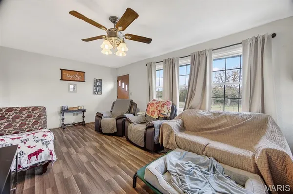 $240,000 | 27 Pleasant Knoll Road, Stoutland, MO 65567