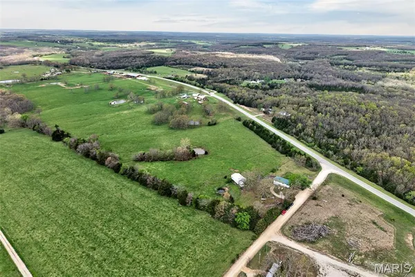 $240,000 | 27 Pleasant Knoll Road, Stoutland, MO 65567