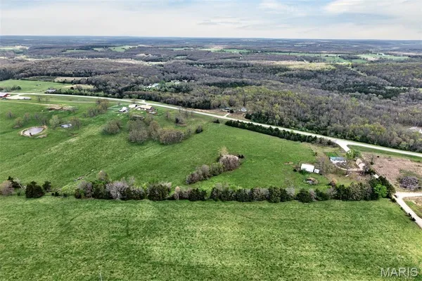 $240,000 | 27 Pleasant Knoll Road, Stoutland, MO 65567