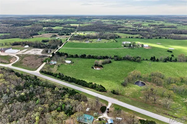 $240,000 | 27 Pleasant Knoll Road, Stoutland, MO 65567