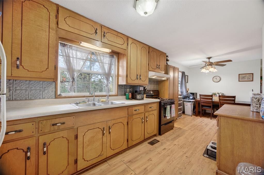 27 Pleasant Knoll Road Stoutland, MO 65567 - Photo 9 of 58