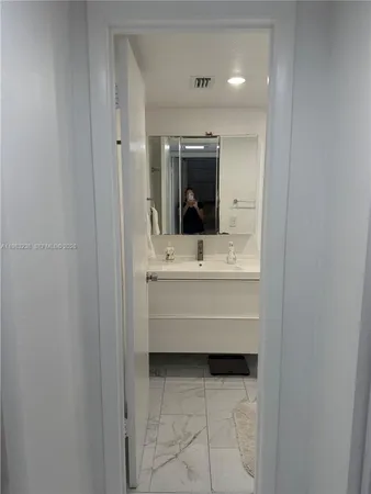 $2,400 | 5033 Northwest 7th Street, Unit 312, Miami, FL 33126
