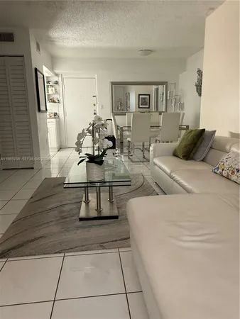 $2,400 | 5033 Northwest 7th Street, Unit 312, Miami, FL 33126