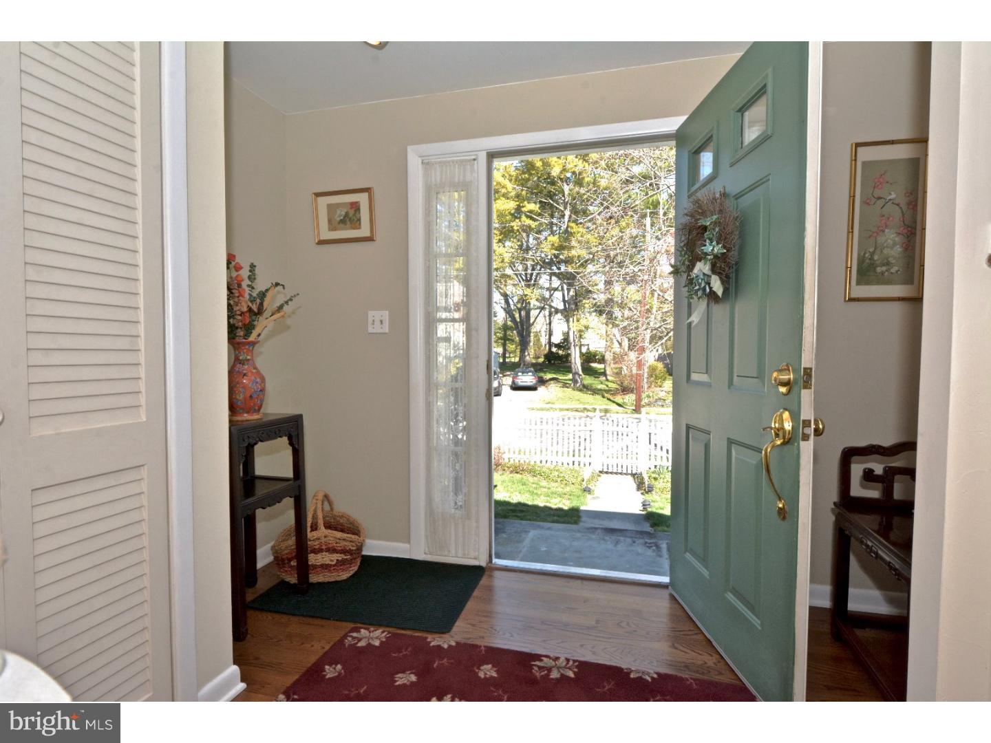 41 Robert Road Princeton, NJ 08540 - Photo 2 of 25 Foyer