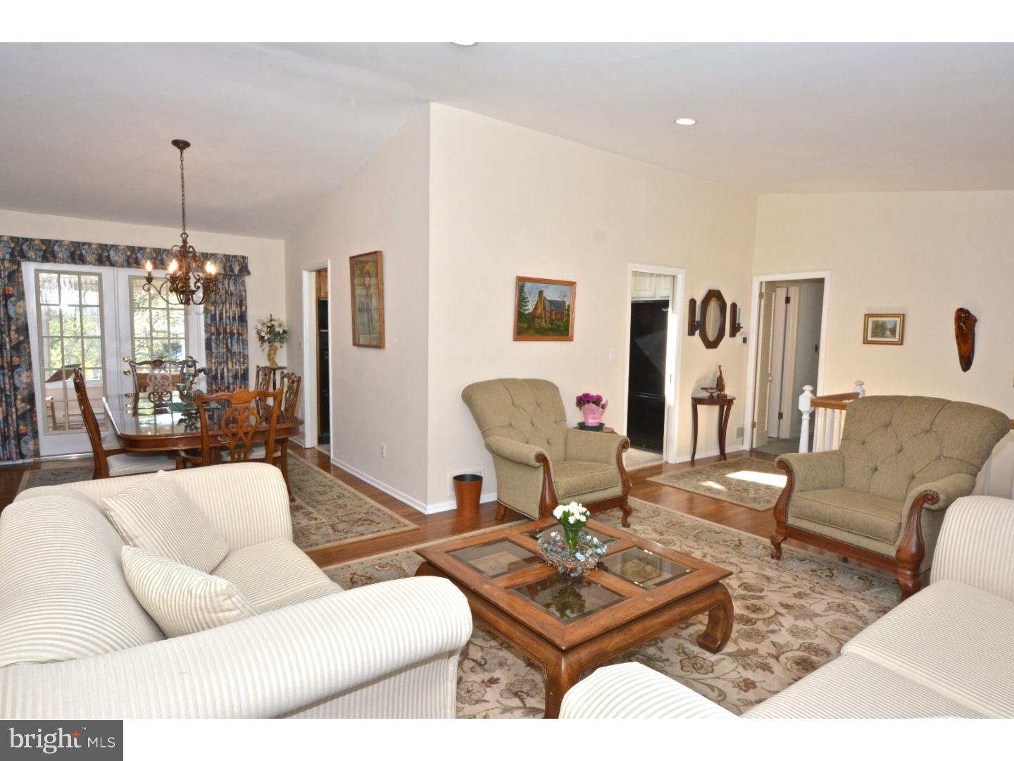 41 Robert Road Princeton, NJ 08540 - Photo 9 of 25 Living Room