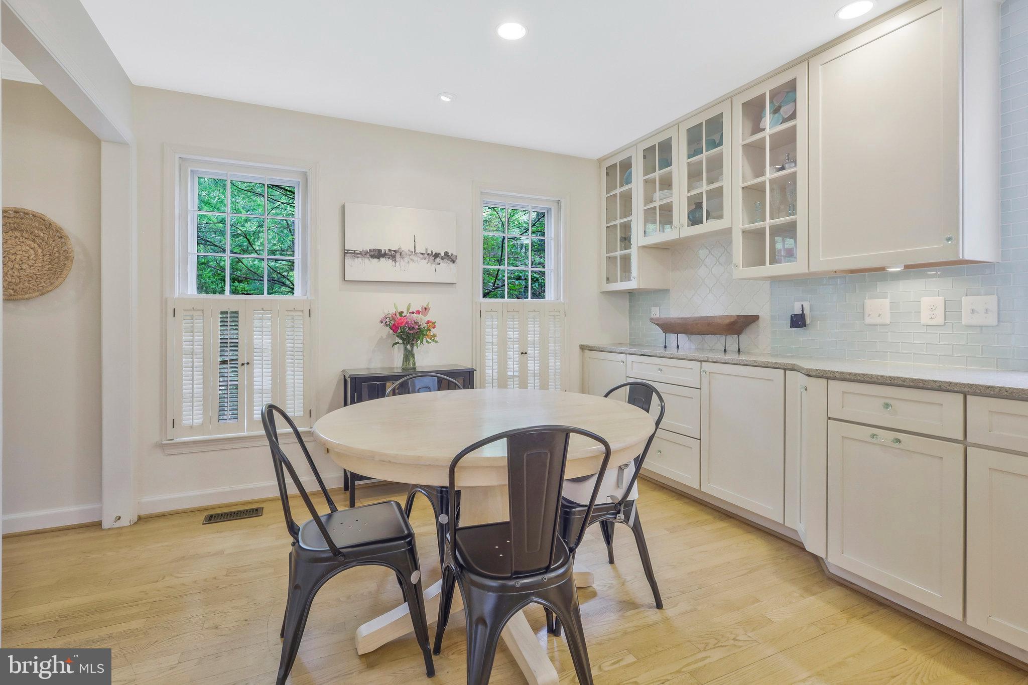 2048 Cobblestone Lane Reston, VA 20191 - Photo 7 of 31 Eat-In Kitchen