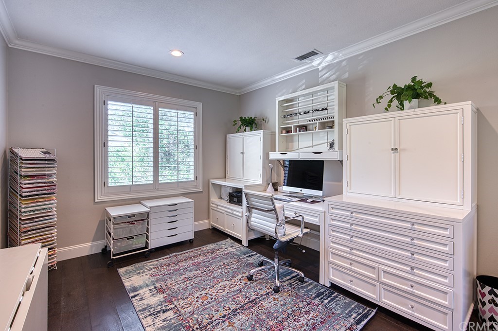 4 Black Walnut Coto de Caza, CA 92679 - Photo 30 of 39 a living room with furniture and a flat screen tv