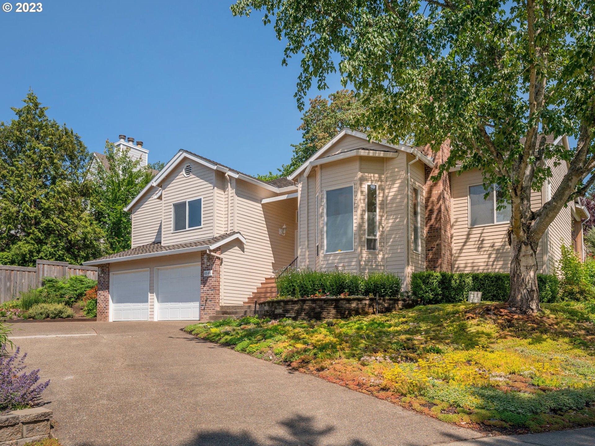 6569 Southwest Arranmore Court Portland, OR 97223 - Photo 1 of 48