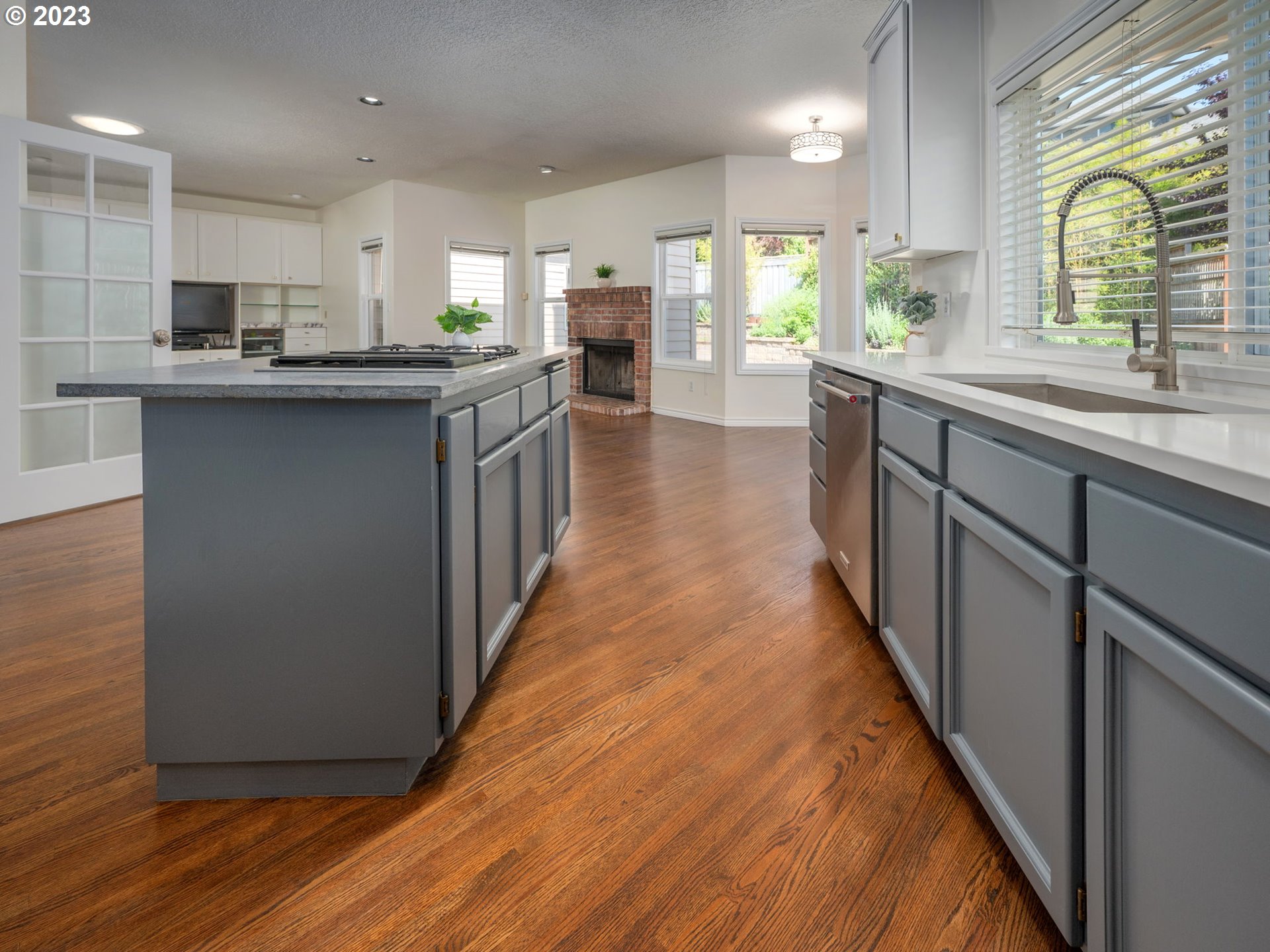 6569 Southwest Arranmore Court Portland, OR 97223 - Photo 14 of 48