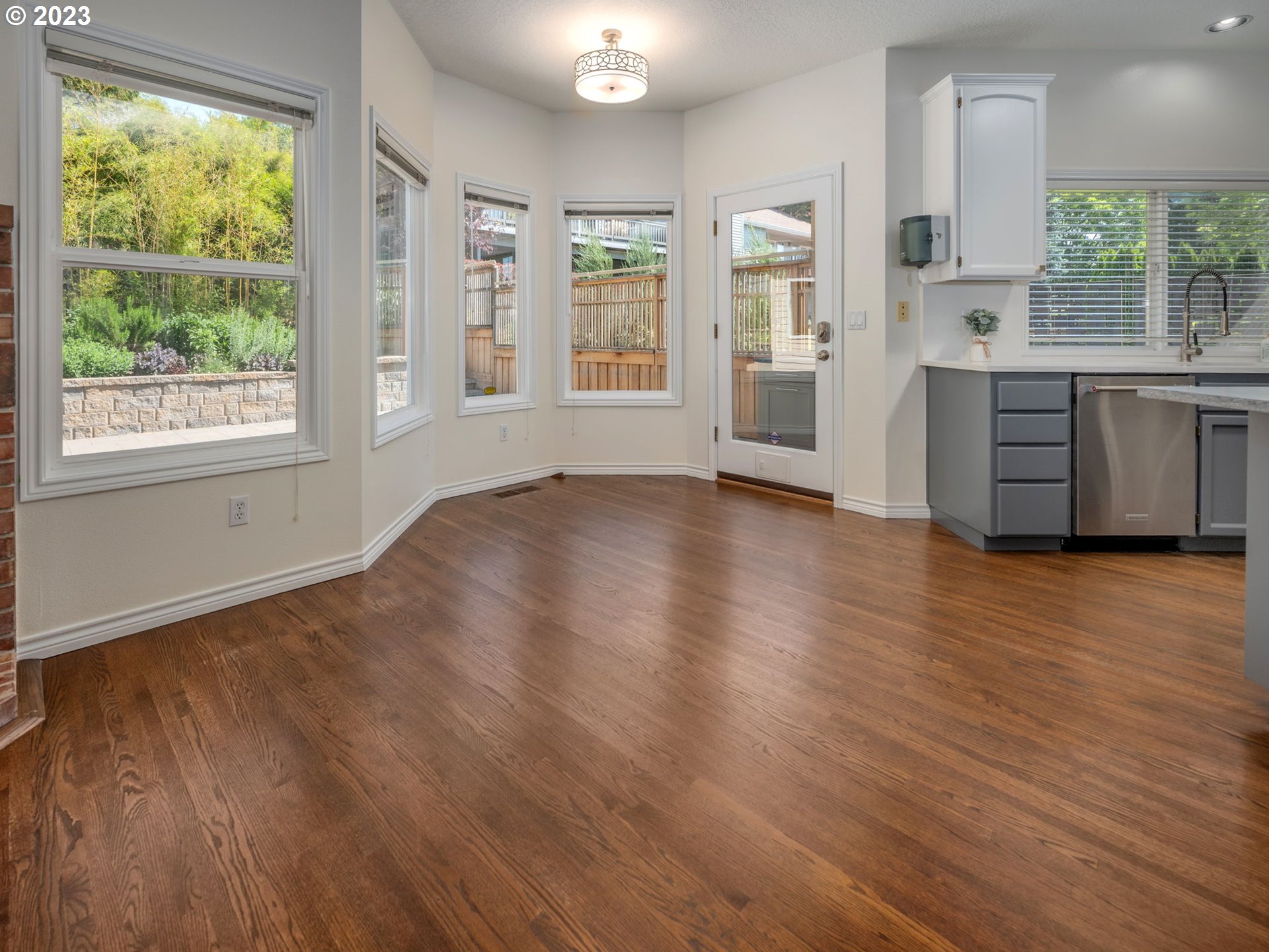 6569 Southwest Arranmore Court Portland, OR 97223 - Photo 15 of 48