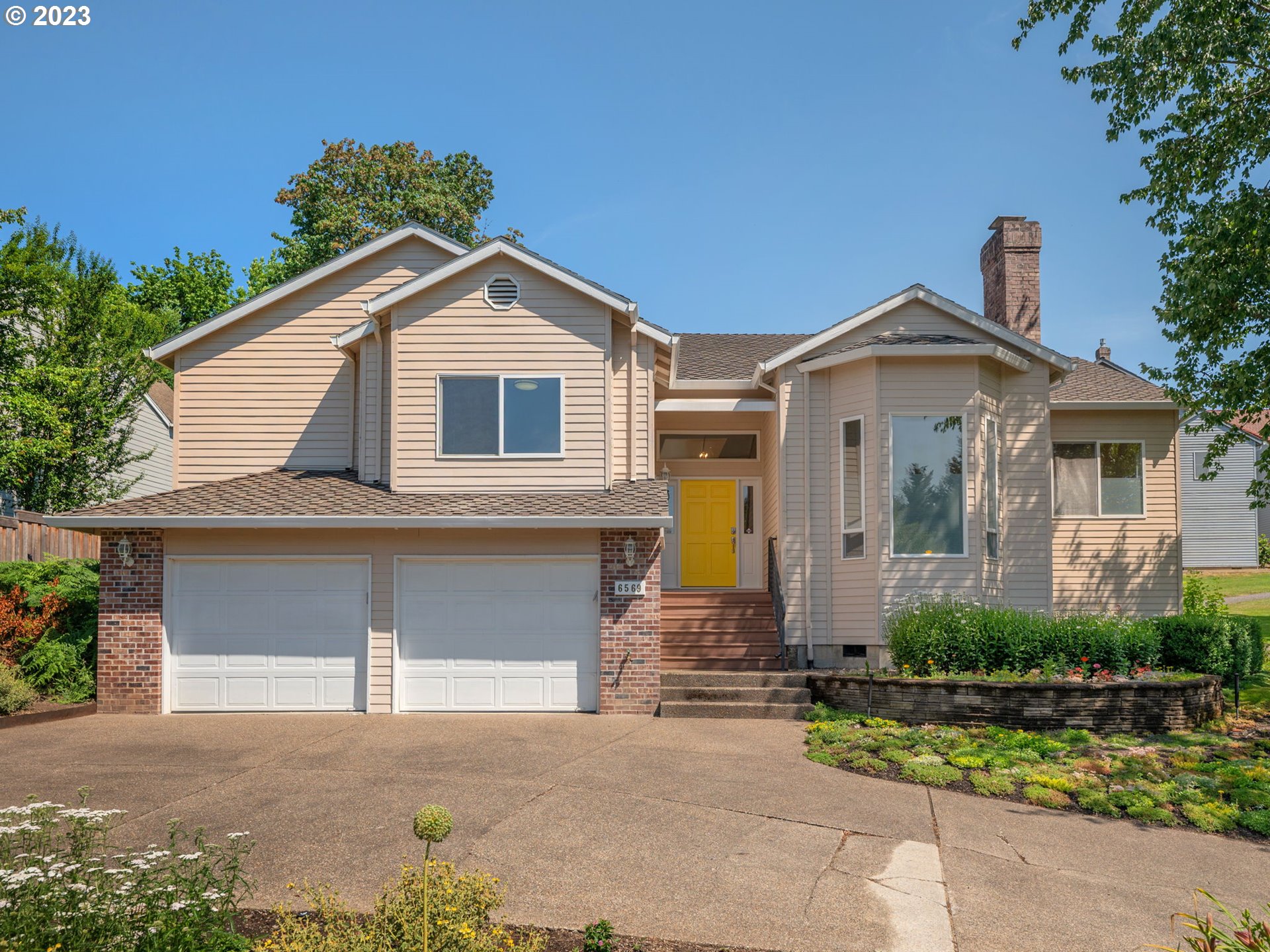 6569 Southwest Arranmore Court Portland, OR 97223 - Photo 2 of 48