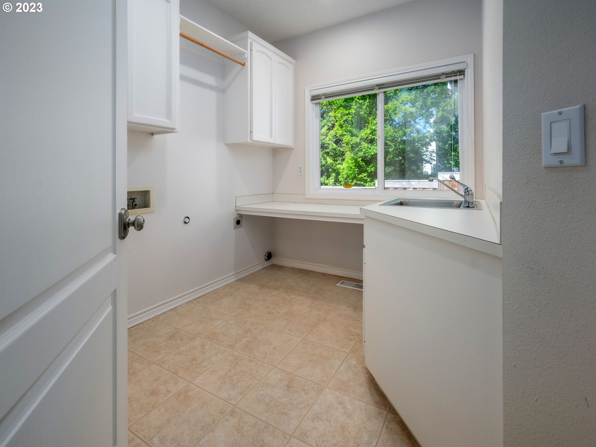 6569 Southwest Arranmore Court Portland, OR 97223 - Photo 30 of 48