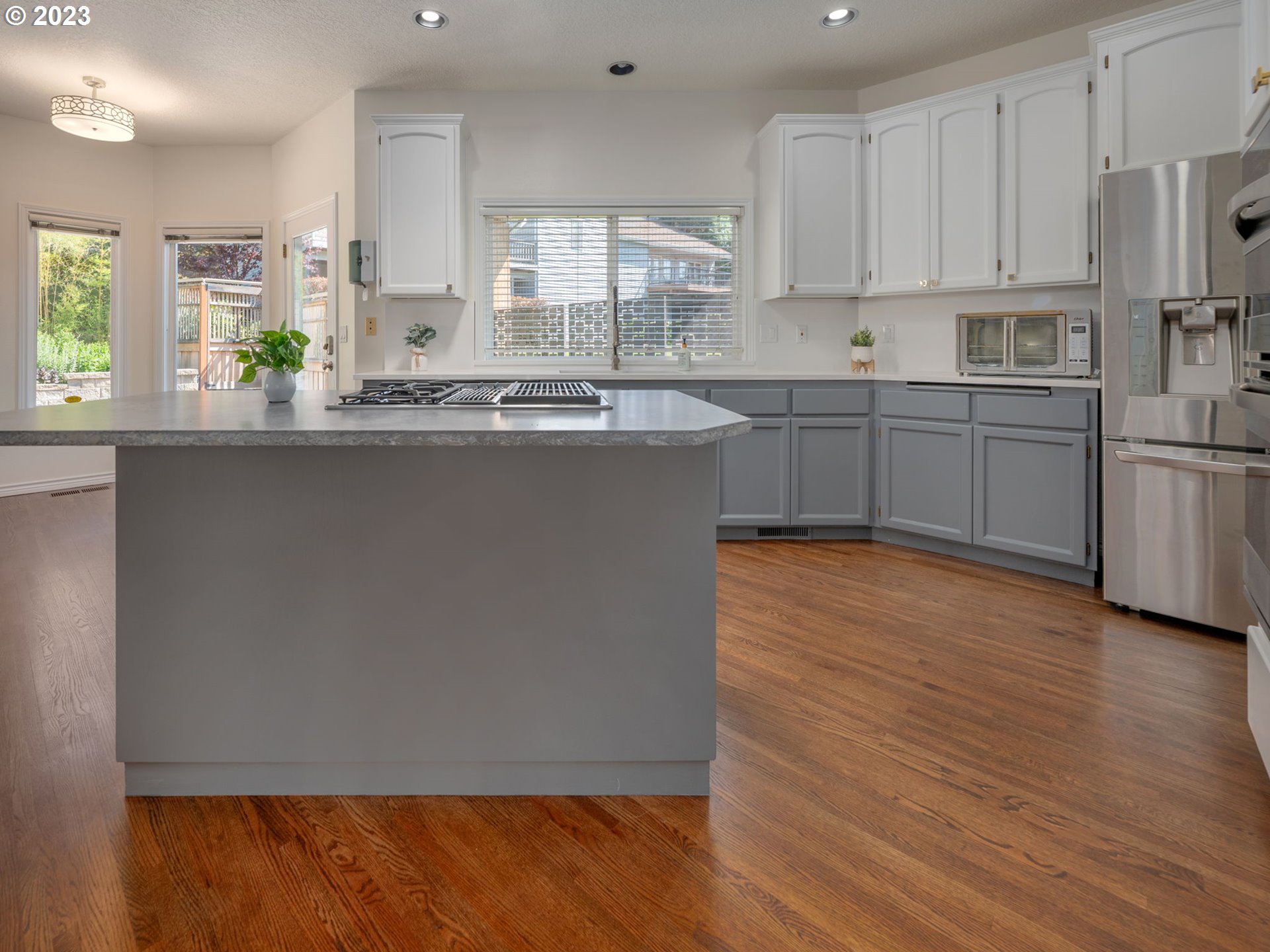 6569 Southwest Arranmore Court Portland, OR 97223 - Photo 10 of 48
