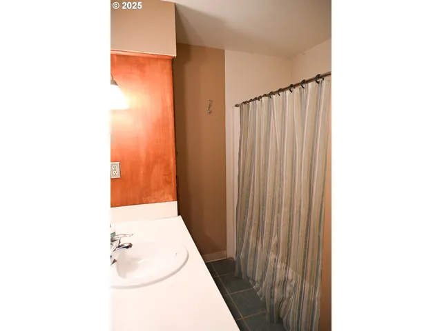 $350,000 | 75938 Spring Hollow Road, Adams, OR 97810