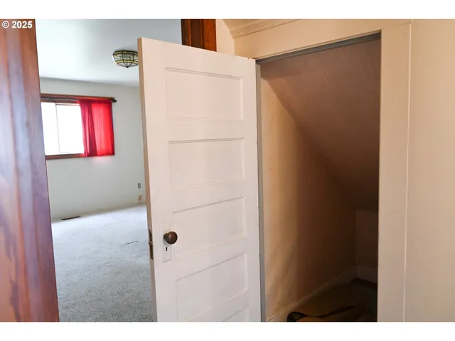 $350,000 | 75938 Spring Hollow Road, Adams, OR 97810