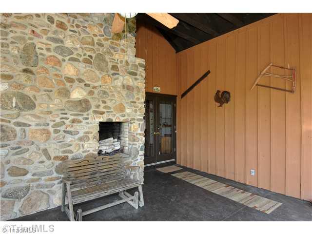 4550 Cooper Road Winston-Salem, NC 27127 - Photo 3 of 16 Entry.
