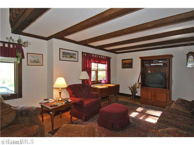 4550 Cooper Road Winston-Salem, NC 27127 - Photo 5 of 16 Den/Family/Great Room.