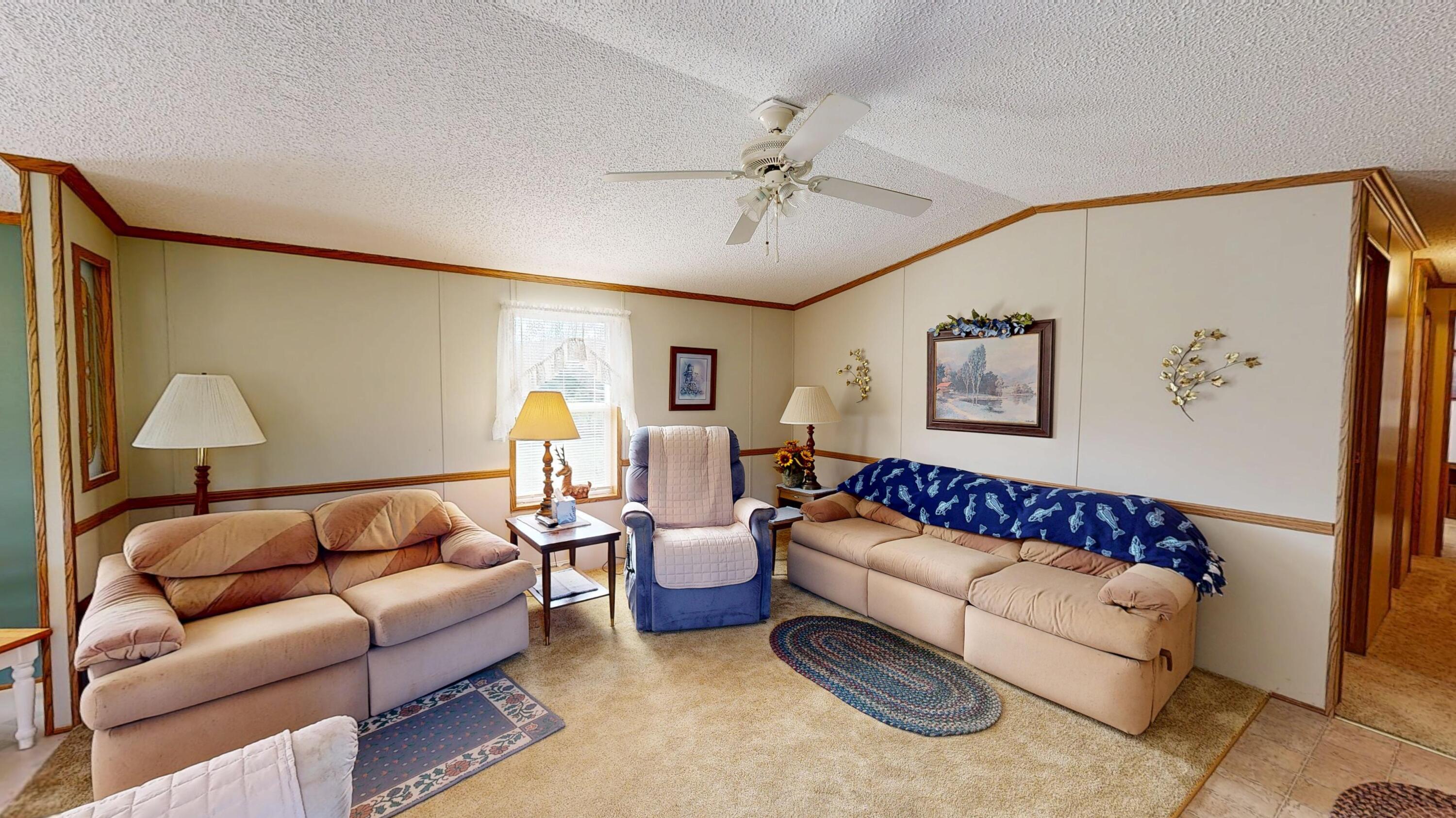 E2817 South Creek Road De Soto, WI 54624 - Photo 12 of 32 Living Room