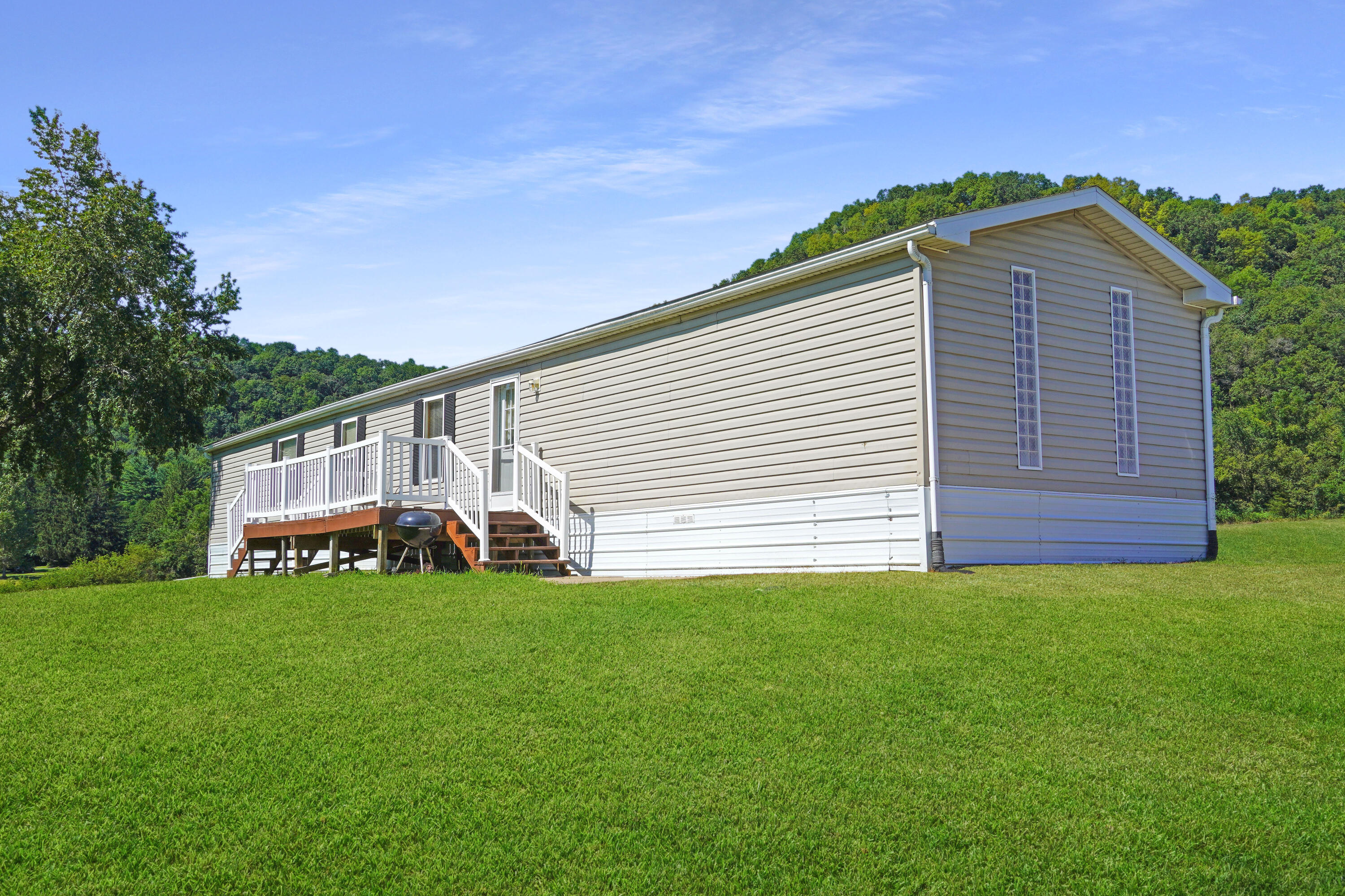 E2817 South Creek Road De Soto, WI 54624 - Photo 3 of 32 IMG_8516