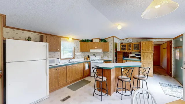 $190,000 | E2817 South Creek Road, De Soto, WI 54624